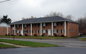 Arlington Place in Toledo, OH - Building Photo - Building Photo