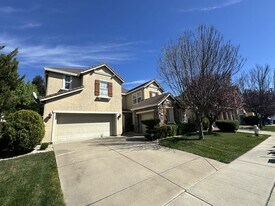 5505 Claudied Way in Elk Grove, CA - Building Photo