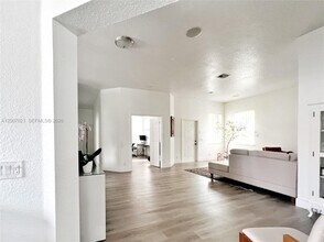 1901 Cedar Ct in Weston, FL - Building Photo - Building Photo