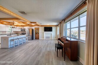 3041 N Oleander Ave in Daytona Beach, FL - Building Photo - Building Photo