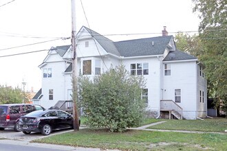 102 S 1st St in Holly, MI - Foto de edificio - Building Photo