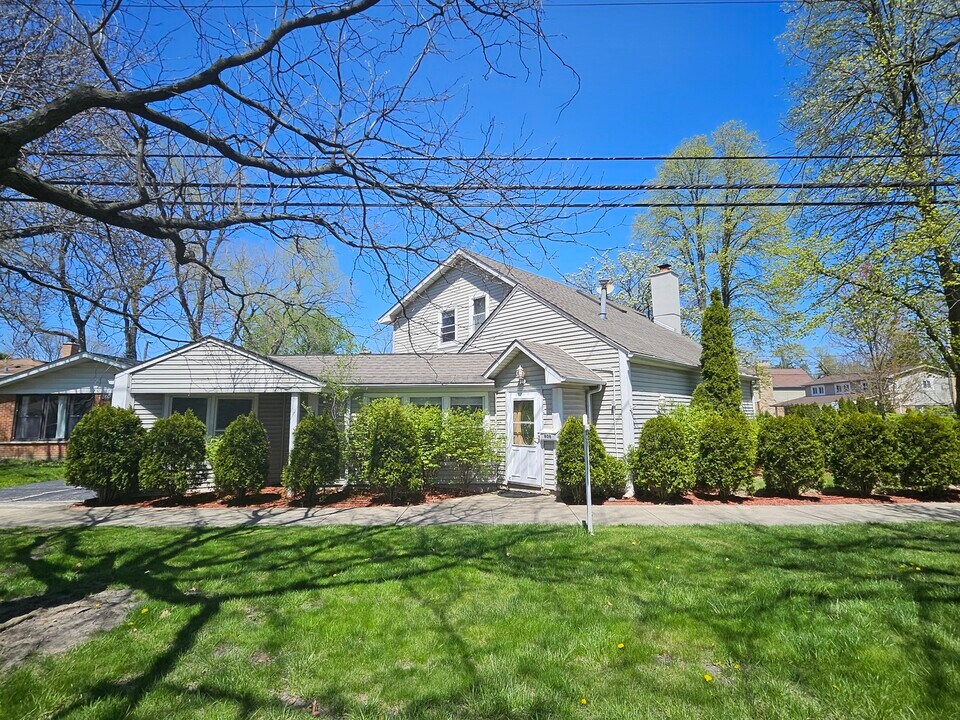 808 Indian Rd in Glenview, IL - Building Photo