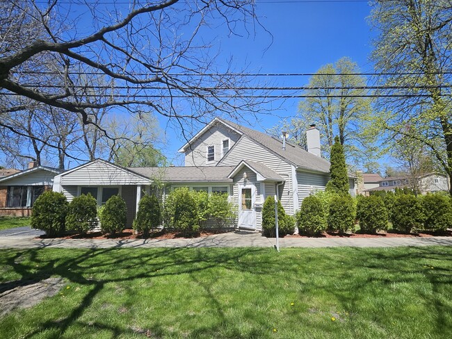 property at 808 Indian Rd