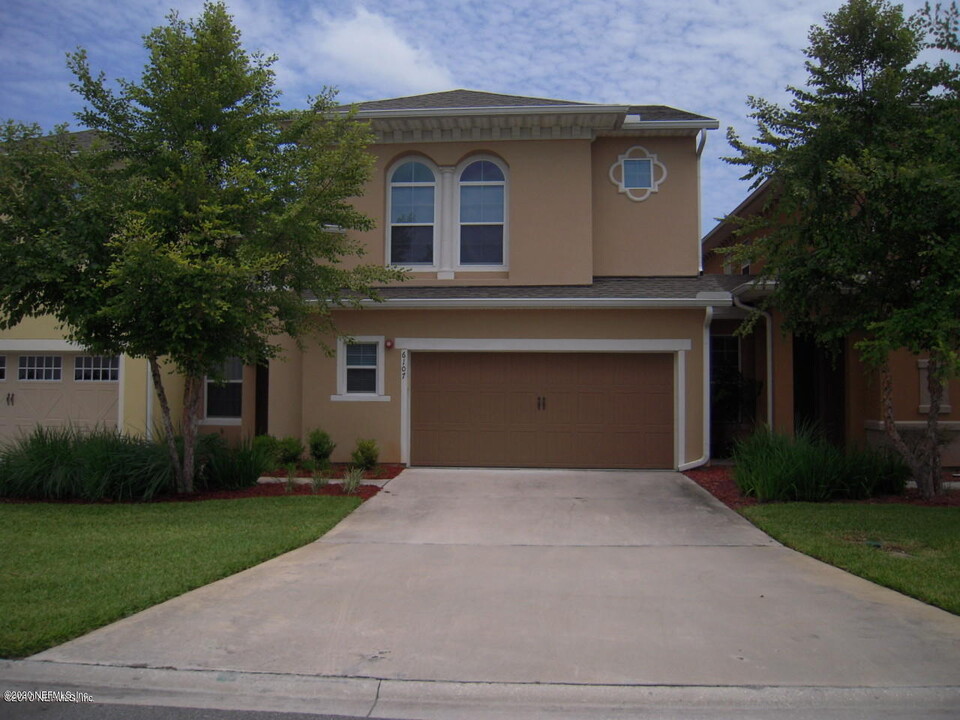 6107 Clearsky Dr in Jacksonville, FL - Building Photo