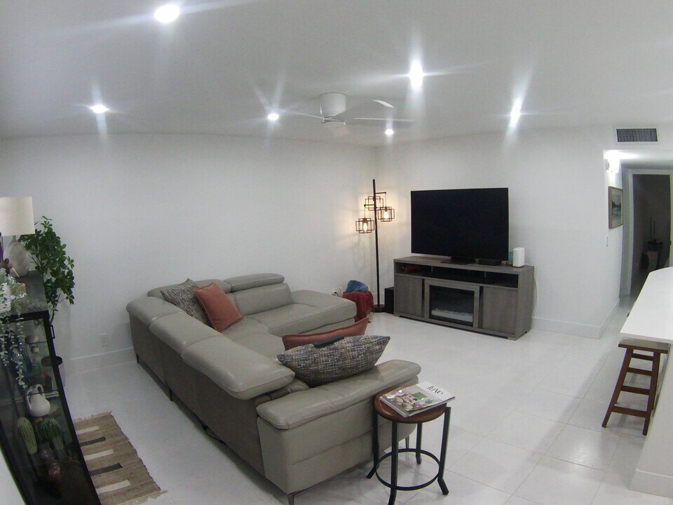 541 Normandy L in Delray Beach, FL - Building Photo