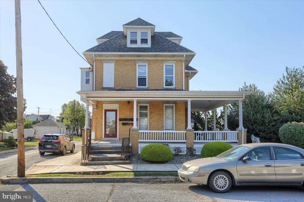 50 E Maple St in Palmyra, PA - Building Photo