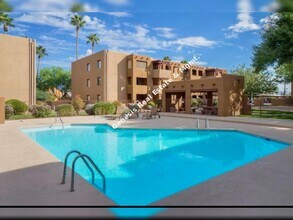 1810 E Blacklidge Dr in Tucson, AZ - Building Photo - Building Photo