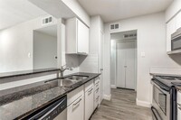 4845 Cedar Springs Rd, Unit 167 in Dallas, TX - Building Photo - Building Photo