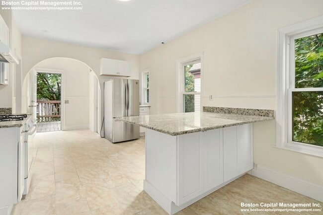 86 Elm St, Unit #2 in Somerville, MA - Foto de edificio - Building Photo