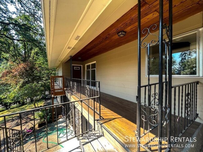 1800 Sylvan St in Eugene, OR - Building Photo - Building Photo