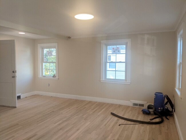 30 Linden Ave in Somerville, MA - Foto de edificio - Building Photo