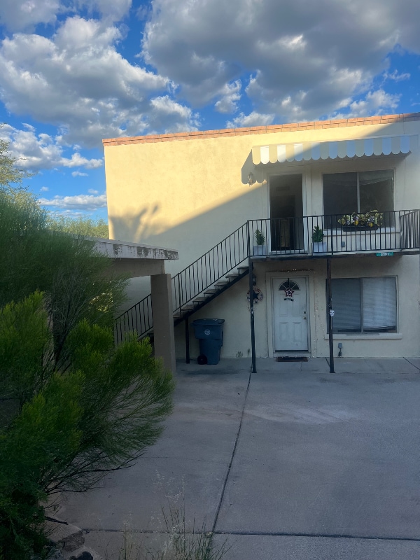 2536 N Corinthian Garden Dr