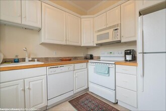 6 Restmere Terrace in Middletown, RI - Building Photo - Building Photo