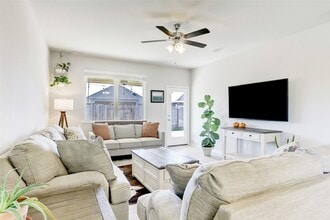 16454 Rosary Pea Pl in Shenandoah, TX - Building Photo - Building Photo