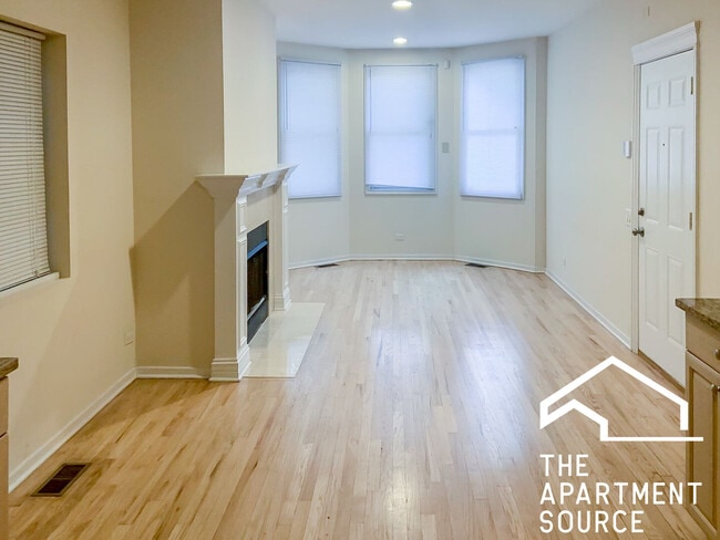 2320 N Southport Ave, Unit 1A