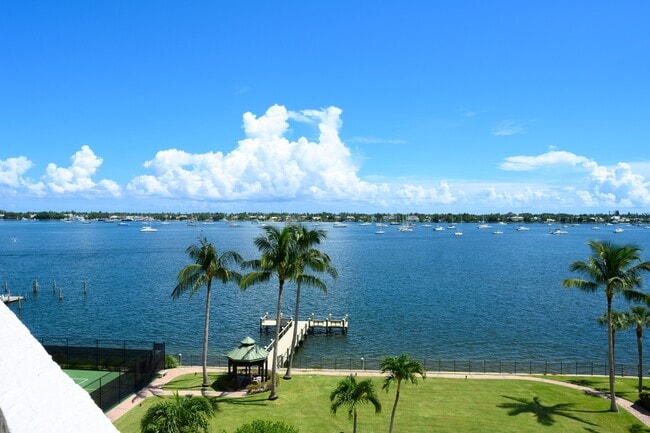 property at 5200 N Flagler Dr
