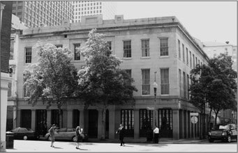 Canal Bank Apartments in New Orleans, LA - Building Photo - Building Photo