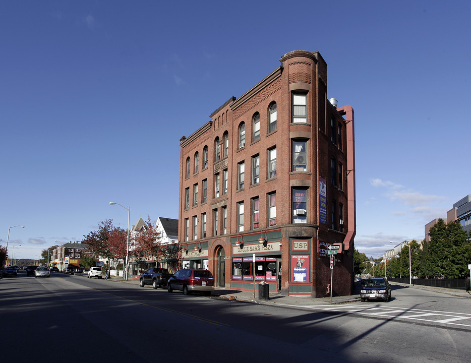 970 Main St in Worcester, MA - Foto de edificio