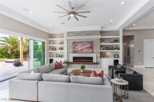 7270 Loma Alta Cir in Las Vegas, NV - Building Photo