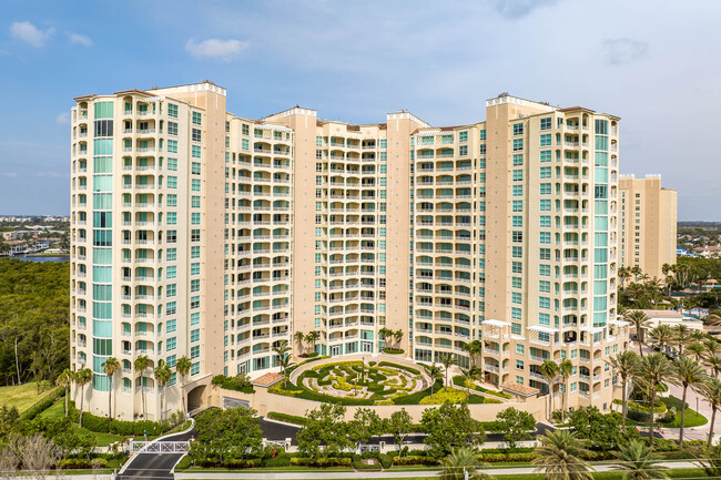 Birghton Beach Condos in Highland Beach, FL - Foto de edificio - Building Photo