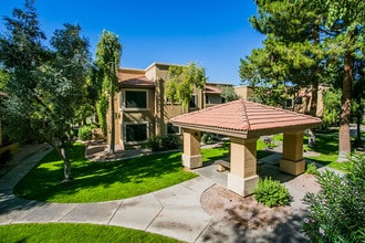 Towne Square Apartment Homes in Chandler, AZ - Foto de edificio - Building Photo