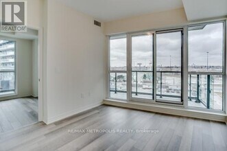 39-539 Annie Craig Dr in Toronto, ON - Building Photo - Building Photo