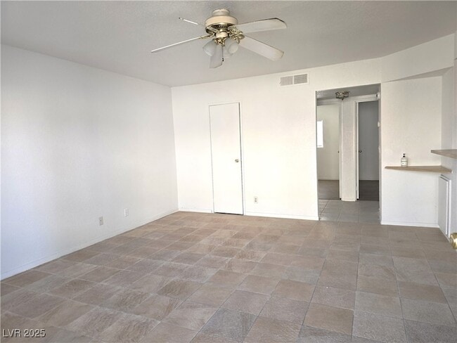 1812 Fulstone Way, Unit 2 in Las Vegas, NV - Building Photo - Building Photo