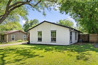 5803 Blythewood Dr in Austin, TX - Building Photo - Building Photo