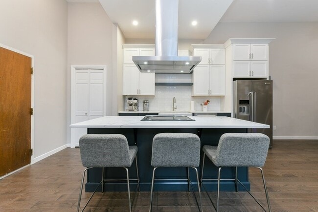 743 E 4th St in Boston, MA - Building Photo - Building Photo