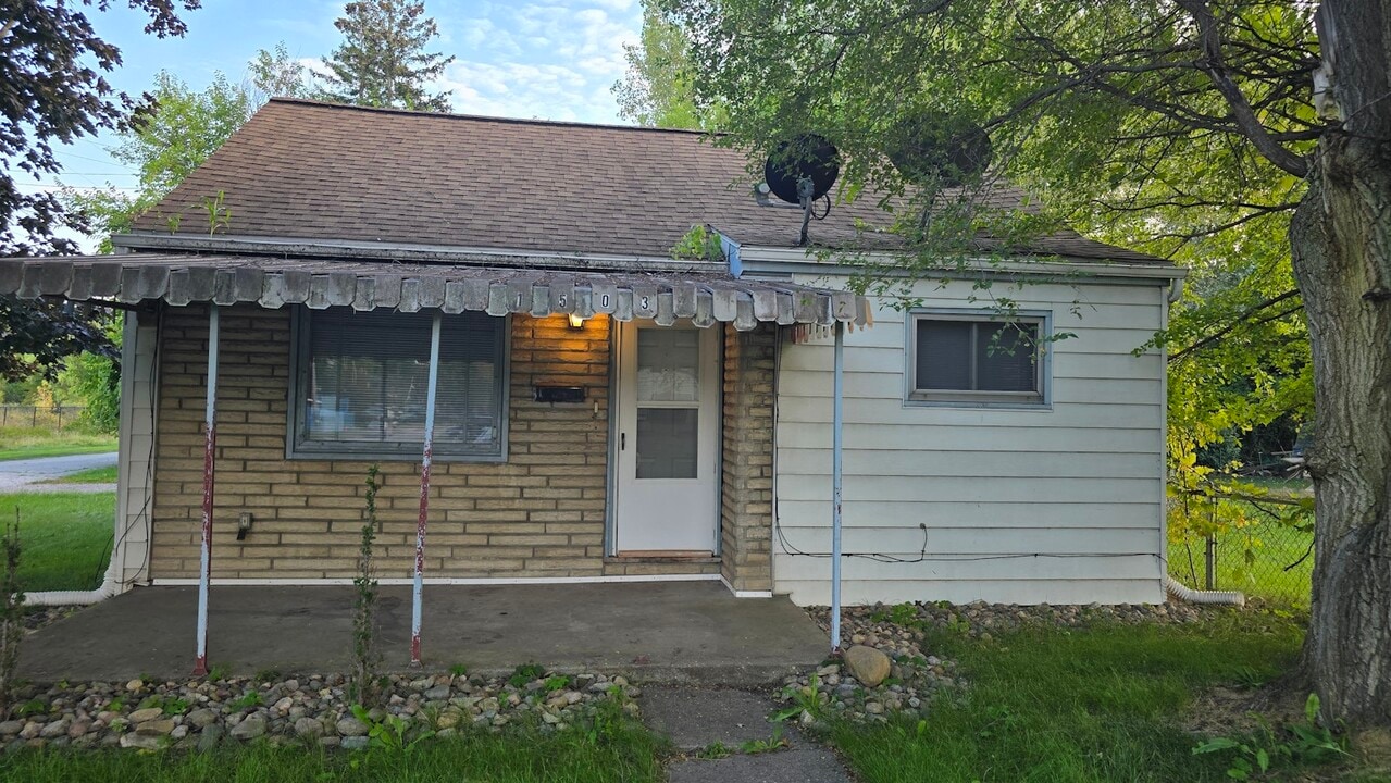 1503 Gilbert St in Saginaw, MI - Building Photo