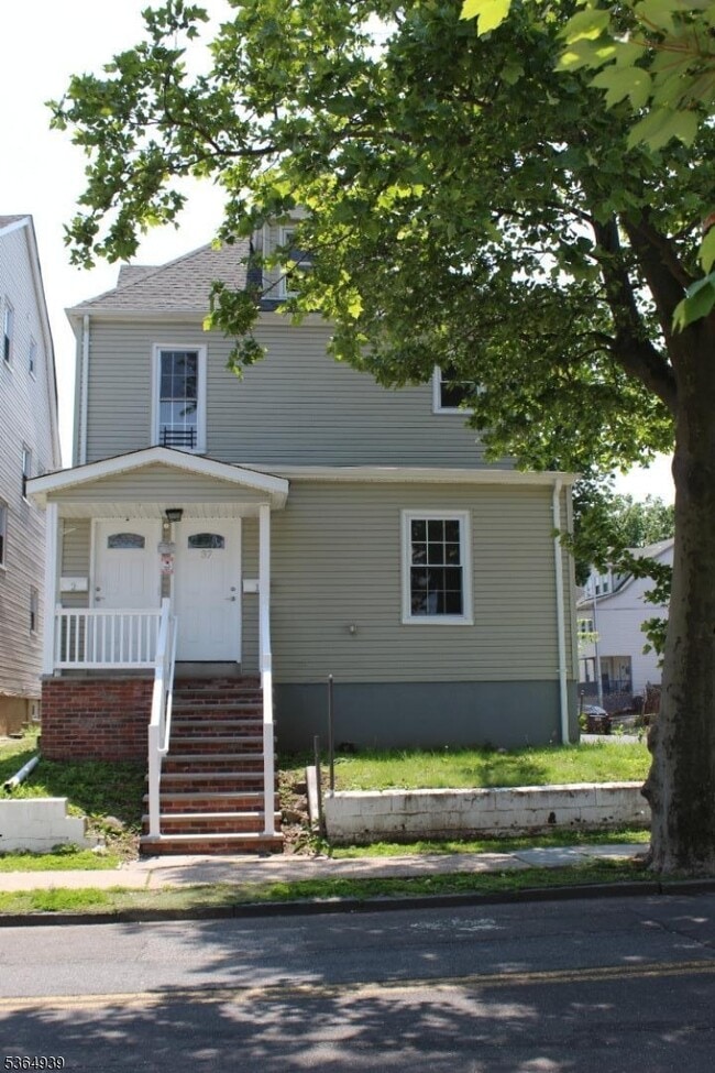 37 William St in East Orange, NJ - Building Photo - Building Photo