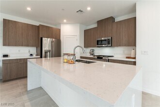 2526 Verdello St in Henderson, NV - Building Photo - Building Photo