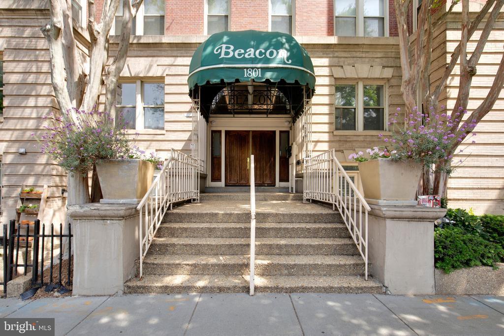 1801 Calvert St NW in Washington, DC - Building Photo