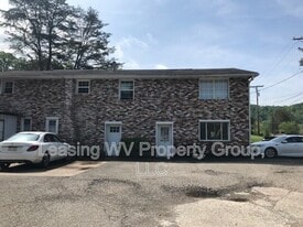 5208 Rocky Fork Rd in Cross Lanes, WV - Building Photo