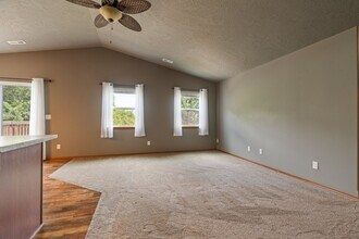 8670 N Oak St in Spokane, WA - Building Photo - Building Photo