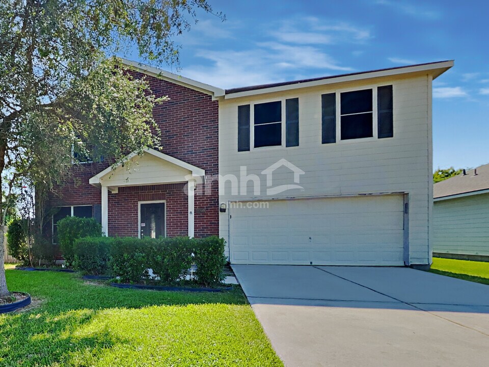 2209 Kingfish Rd in Texas City, TX - Building Photo