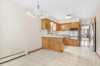 2520 N Neva Ave in Chicago, IL - Foto de edificio - Building Photo