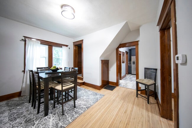 749 New Hampshire St, Unit 1 in Lincoln, NE - Foto de edificio - Building Photo