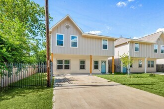 8357 Tate St in Houston, TX - Building Photo - Building Photo