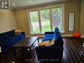 66 Eagle St in Newmarket, ON - Building Photo - Building Photo