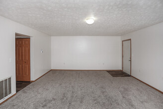 Granton Place Apartments in Marion, IN - Building Photo - Interior Photo