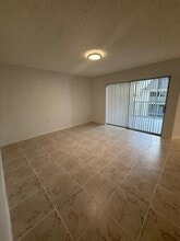 2204 Glenmoor Dr in West Palm Beach, FL - Foto de edificio - Building Photo