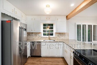 175 Wavetree Dr in Roswell, GA - Building Photo - Building Photo