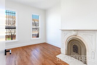 Spacious Modern 2BR in Bed-Stuy | Prime Willoughby & Marcy Location in Brooklyn, NY - Foto de edificio - Building Photo