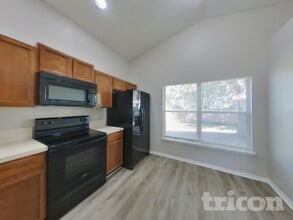 1532 Irishwood Ct in Middleburg, FL - Foto de edificio - Building Photo