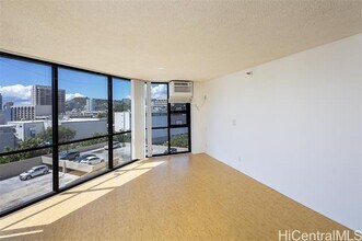930 Kaheka St in Honolulu, HI - Building Photo - Building Photo