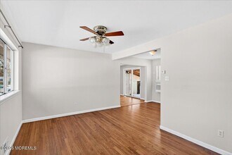 8 View Dr in Brick, NJ - Building Photo - Building Photo