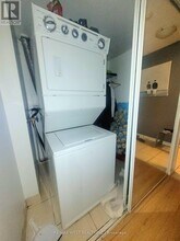 60 Heintzman St in Toronto, ON - Building Photo - Building Photo