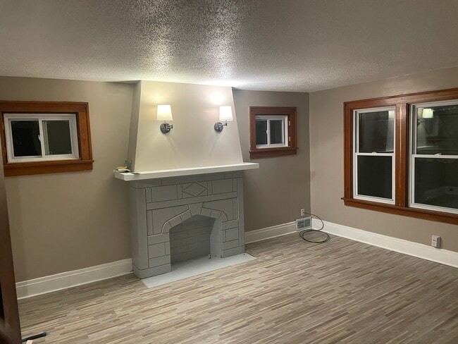45 Bellwood Ave, Unit 2