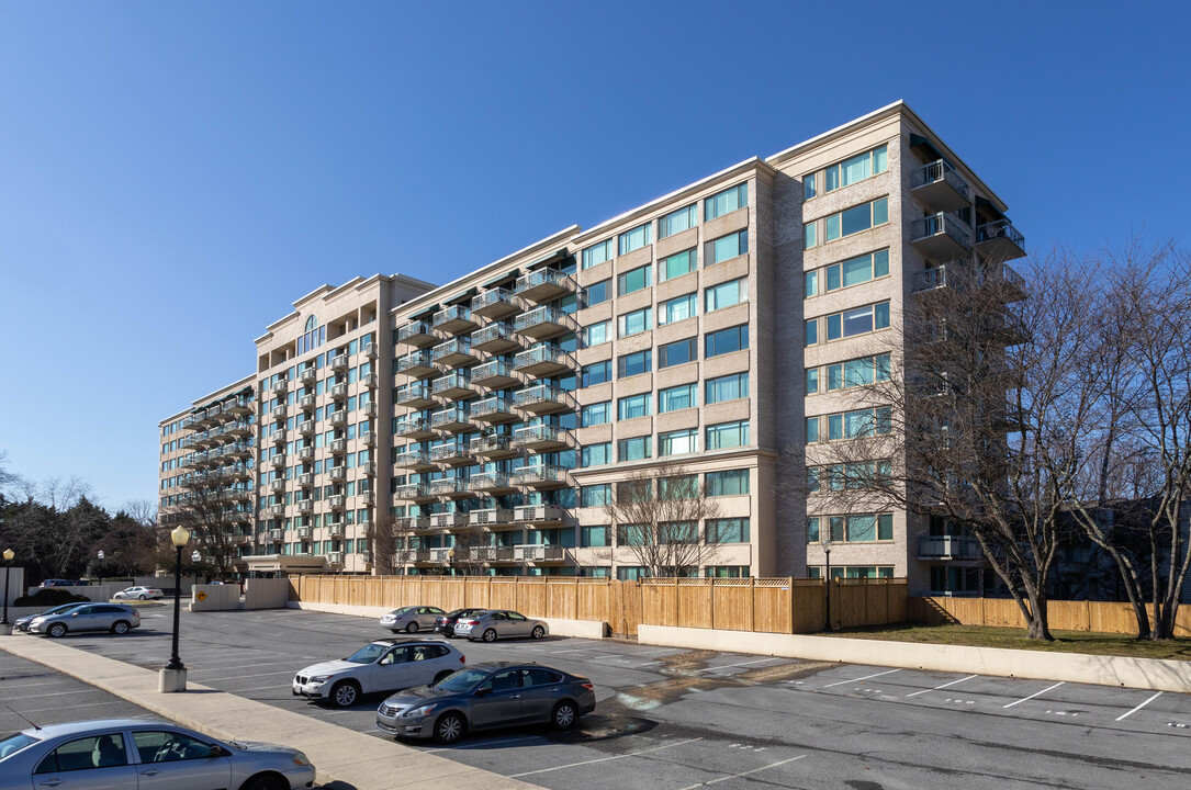 Whitley Park in Bethesda, MD - Foto de edificio